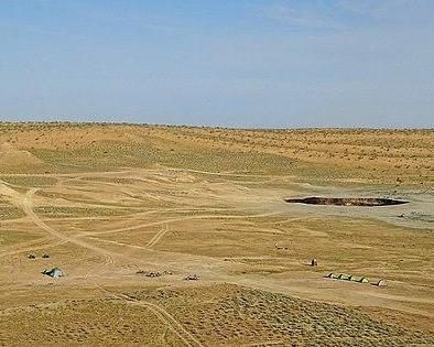 «Врата ада»: как появился пылающий полвека кратер и возможно ли его потушить / Флора и фауна / iXBT Live