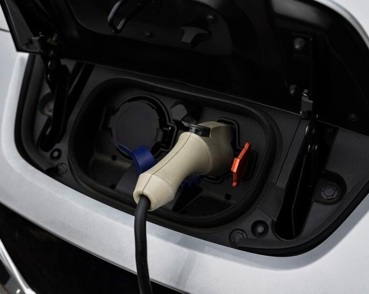 В отчете Geotab, ведущей канадской компании в области автопарка заявлено, что аккумуляторы в новых электромобилях рассчитаны на 20 лет и более / Авто и транспорт / iXBT Live